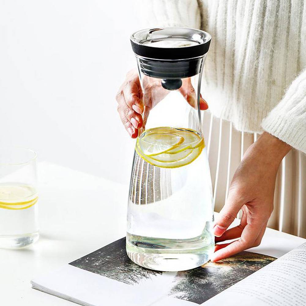 Borosilicate Glass Carafe Water Pitcher With 360⁰ Stainless Steel